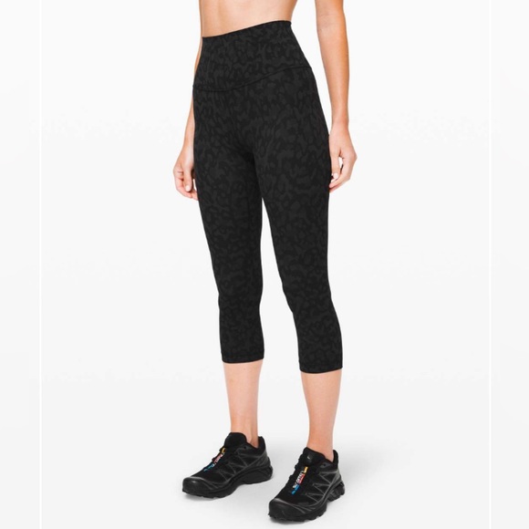 Lululemon Align Crop 21" in Camo Deep Coal Multi Size 4 - Picture 2 of 9